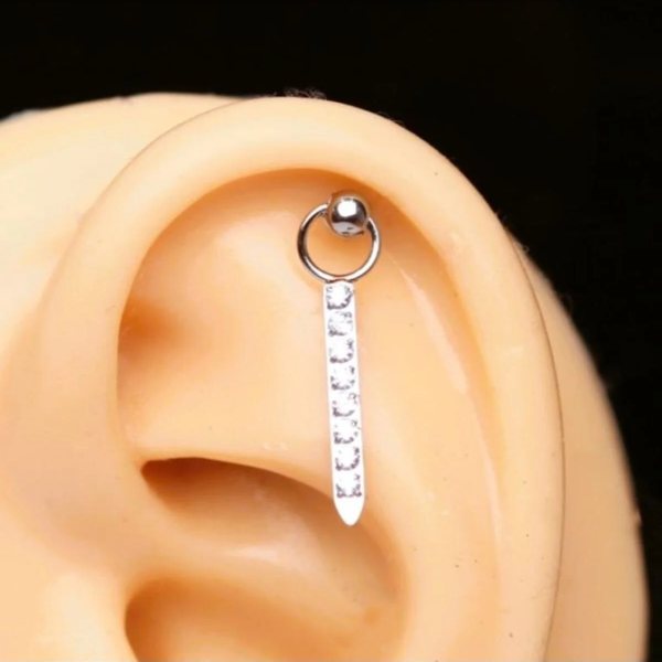 "AGB" Özel Taşlı Sarkıt Sütun Figürlü Aksesuarlı  Kulak, Kıkırdak, Helix & Tragus Piercing